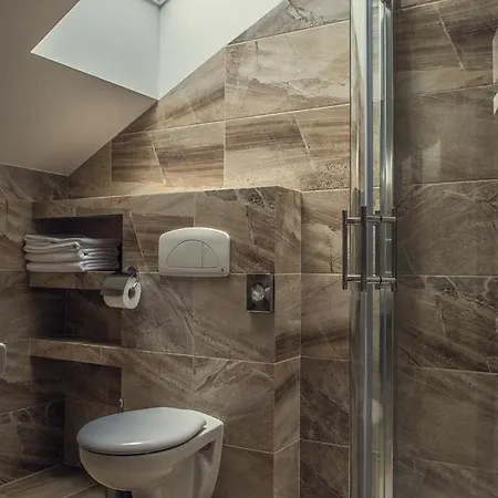 Francesco 2017 Otel
